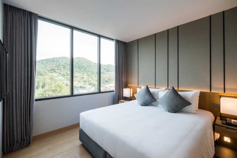 Arize Hotel Sriracha : One Bedroom Suite Mountain View