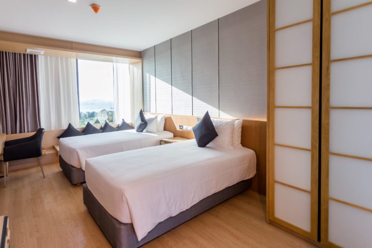 Arize Hotel Sriracha : Two Bedroom Suite Ocean View