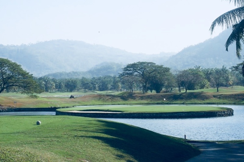 Arize Hotel Sriracha :Golf Club